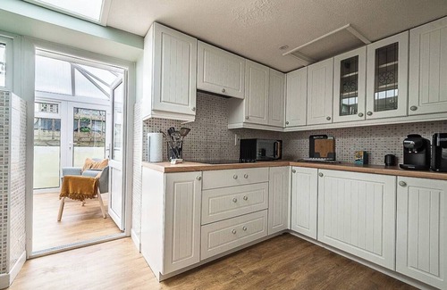 Otterton House | Pass the Keys | Modern and accessible bungalow in village location