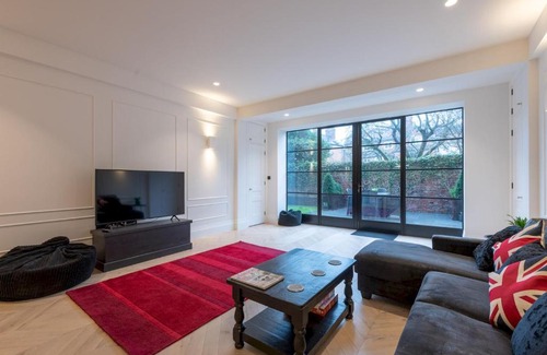 Shrewsbury Apartment | Pass the Keys Modern, luxury living in this historic building