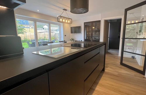 New Romney House | Pass the Keys | New Ivy Cottage Wonderful Beaches and Golf Courses