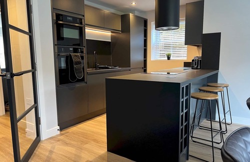 New Romney House | Pass the Keys | New Ivy Cottage Wonderful Beaches and Golf Courses