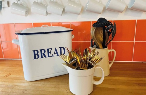 New Mills House | Pass the Keys | Pet & Cycle Friendly Garden Home in New Mills