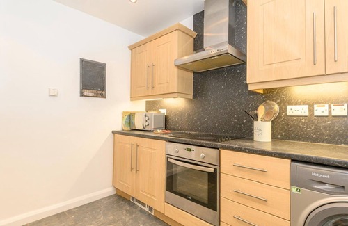 Roundhay Apartment | Pass the Keys | Roundhay Retreat-Family Home next to Roundhay Park