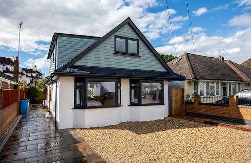 Hamworthy House | Pass the Keys | 'Sea Breeze' Dorset Dream Holiday Home