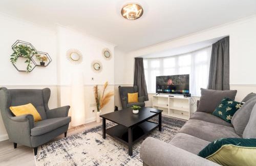 Barnehurst House | Pass the Keys Spacious 4 Bed House Free Parking Near Station