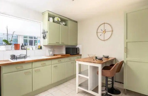 Rickmansworth House | Pass the Keys | Stylish Modern 3 bed house with Parking