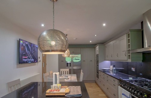Newcastle-upon-Tyne RV Rental | Pass the Keys | Stunning Jesmond Home