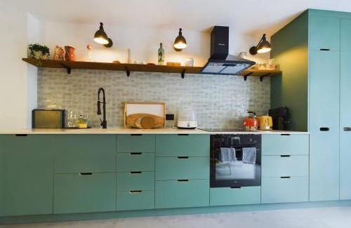 Victoria Apartment | Pass the Keys Stylish and Modern 2Bed 2Bath Hackney Apartment