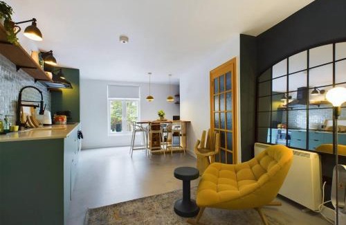 Victoria Apartment | Pass the Keys Stylish and Modern 2Bed 2Bath Hackney Apartment