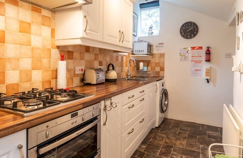 Staindrop House | Pass the Keys | The Snuggery - Super Cute Cottage in the Durham Dales