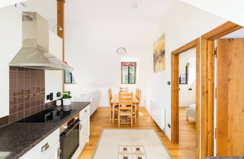 Long Marston Apartment | Pass the Keys | tSicca Lodge, Wyre Lane, CV37 8RQ · 1Bed with Sun Terrace & Parking, Long Marston