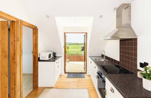 Long Marston Apartment | Pass the Keys | tSicca Lodge, Wyre Lane, CV37 8RQ · 1Bed with Sun Terrace & Parking, Long Marston