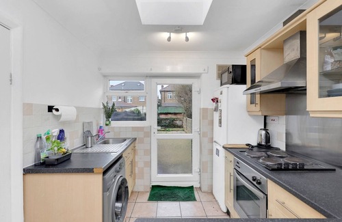 Forest Gate House | Pass the Keys | Your London Getaway: Cosy Flat in Prime Location