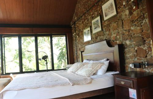 Embilipitiya Ski Chalet | Passion Hills