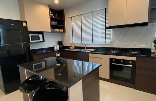 Hang Dong House | Patio/BBQ Oasis/Park/Gym/Pool Table/Golf Course