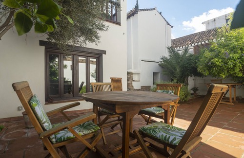 Beiro House | Patio del Olivo, beautiful carmen in the Albaicín