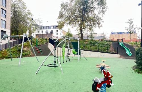 Westbourne Apartment | Patio Flat near Notting Hill