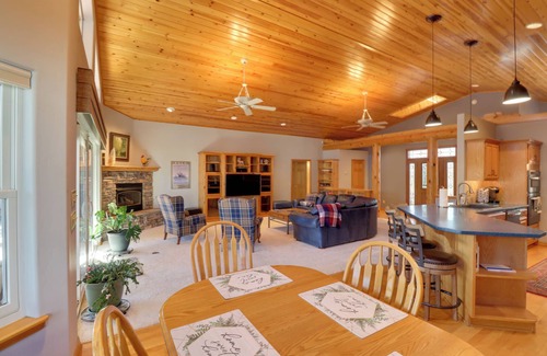 Sierra Pines Cottage | Patio & Forest View: Peaceful Show Low Home