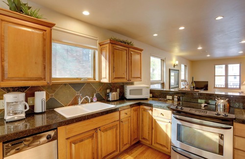 Ouray House | Patio & Mountain Views: Central Ouray Getaway!