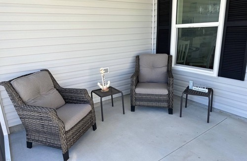 Okahumpka House | Patio Villa located right by SawGrass Grove and close to Brownwood Square!