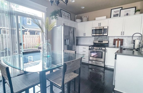 West Portland Park House | Patio w/fire pit home ✶ 10min to DT → Has it all!