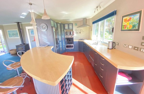 Patons Rock Villa | Paton's Beachfront Villa