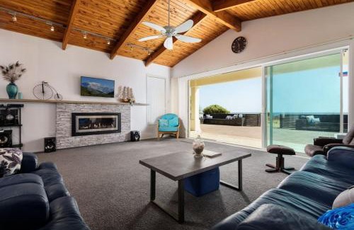 Papamoa Beach House | Pats Place on the Beach
