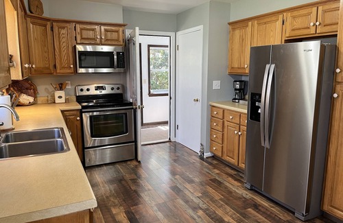 Oneonta House | Patten Place - Close to everything in Oneonta - clean, updated private home.