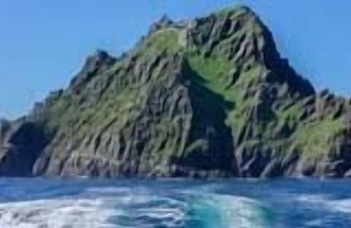 Portmagee Cottage | PATTY'S, pet friendly, with open fire in Portmagee, County Kerry