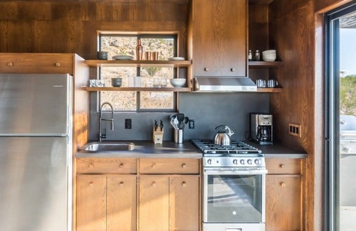 Yucca Valley House | Pause House PM by Homestead Modern · HotTub/View