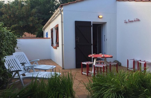 Longeville-sur-Mer Cabin | Pavilion 900 m from the beach, Longeville-Sur-Mer