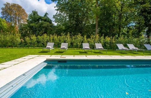 Hardricourt Villa | Pavillon du Château with private SPA