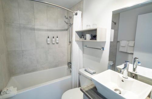 Matane Hotel | Pavillon sur Mer par Riôtel