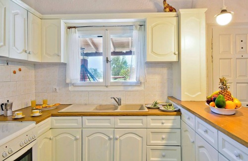 Chalikounas Villa | Pavlos Sofia Villa Chalikounas with Sea View, Garden, Terrace & Wi-Fi