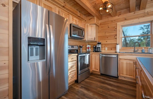 Lake Lure Cabin | Paws Awhile | Pet-Friendly Log Cabin in Lake Lure