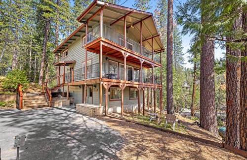 Arnold House | Paws Place