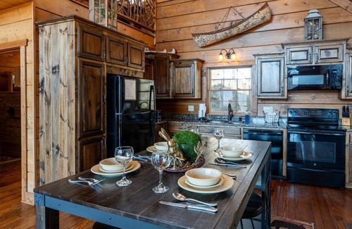 Topton Cabin | Paws Up-Luxury Log Cabin Rental, Mountain Views, High Speed Internet, Rafting, Fishing in Nantahala NC!