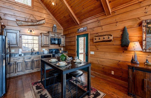 Topton Cabin | Paws Up-Luxury Log Cabin Rental, Mountain Views, High Speed Internet, Rafting, Fishing in Nantahala NC!