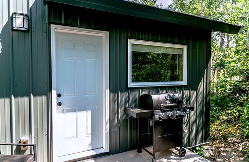 Mountain View House | Payne Lake Wilderness Huts - Grizzly Basin