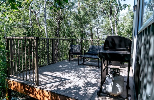Mountain View House | Payne Lake Wilderness Huts - Grizzly Basin