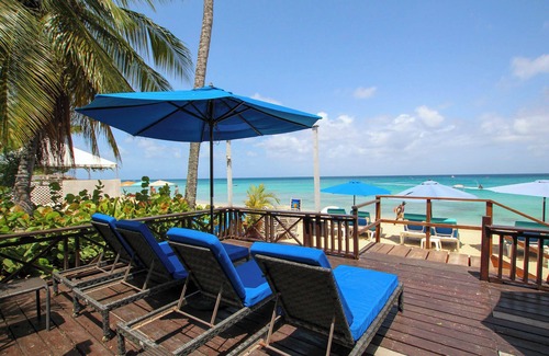 Old Trees Bay House | Paynes Bay Paradise – Bora Bora Beachfront Getaway