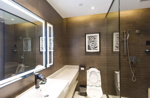 Haizhu Hotel | Pazhou XANA Deluxe International Hotel Pazhou Convention and Exhibition Center Changgang Subway Metro Branch - Free Shuttle Bus to Canton Fair Complex During Canton Fair Period