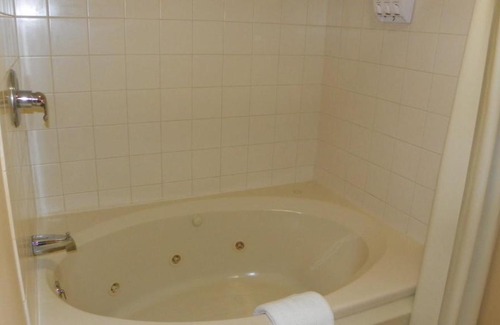 Lincoln Hotel | PB Jul 3rd-8th, 2Man, Lincoln