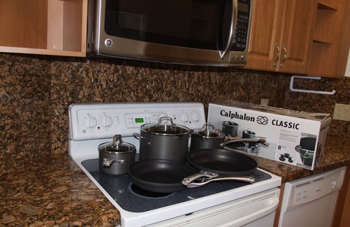 Marathon Cottage | PC arrive any day, beach, Pool, WD, Kitchen, Hot Tub Marina WiFi, boat dock