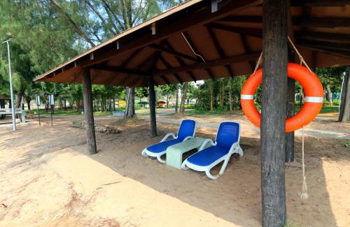 Kampung Bahasa Kapor Apartment | PD D’Wharf Seaview & Sunset Suite (Up to 3 Pax)