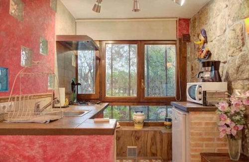 Galapagar Cottage | Peñalara-la casa de Galapagar, romantic stone lodging with fireplace.