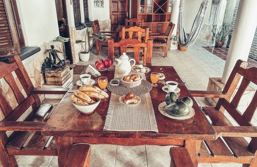 Asuncion House | Peace 5 minutes from Shopping del sol, bohemian and modern house.