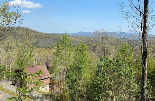 Unaka Cabin | Peace and Beauty - Cabin with spectacular view of the NC Smokies!