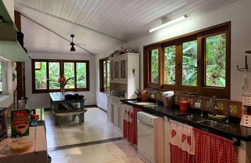 Barra do Una House | PEACE AND COMFORT: HOUSE FOR 10 ON THE BARRADO UNA WATERFALL FARM
