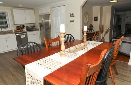 Burks Fork House | Peace and Pinecones Cottage - when quiet is what you need, by Buffalo Mountain Getaway