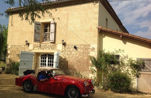 Jegun House | Peace at the end of the track, unwind and relax in the interesting old winery